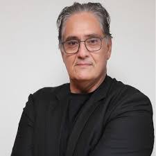 Daryl Cromer's Instagram, Twitter & Facebook