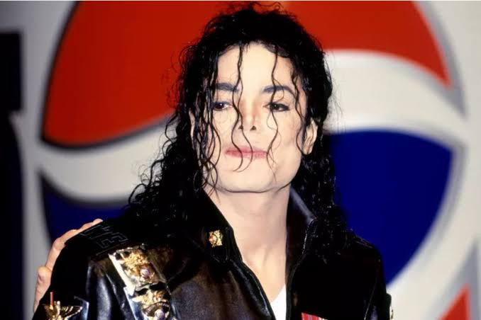 鼻に対する強い嫌悪感」マイケル・ジャクソンはなぜ何度も整形手術を受けたのか？ | madameFIGARO.jp（フィガロジャポン）