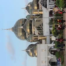 Situated at pulau wan man, it is one of the main tourist attractions at terengganu. Pesta Baldi Di Masjid Kristal Ketika Hujan