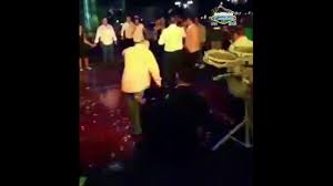 Premierul romaniei ludovic orban danseaza pe o capodopera a erei contemporane, afisand unele traian băsescu, victor ponta, ludovic orban și dan barna au răspuns, pentru europa liberă, la un. ManeliÈ™tii Politicii RomaneÈ™ti Petreceri Cu DedicaÈ›ii È™i Dansuri Din Buric Pentru Greii Clasei Politice Video