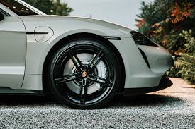 We test the electric porsche extensively on a set ev test route and on a the regenerative system can generate as much as 0.4g, so i'd guess that even here the motor's doing more than the rotors. E V S Force Carmakers To Reinvent The Wheel And Brakes And Mirrors The New York Times