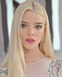 wid.anya (anyataylorjoy7)