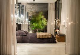 Modernes Bett In Blau Klassik Mit Nachttisch Und Lampe