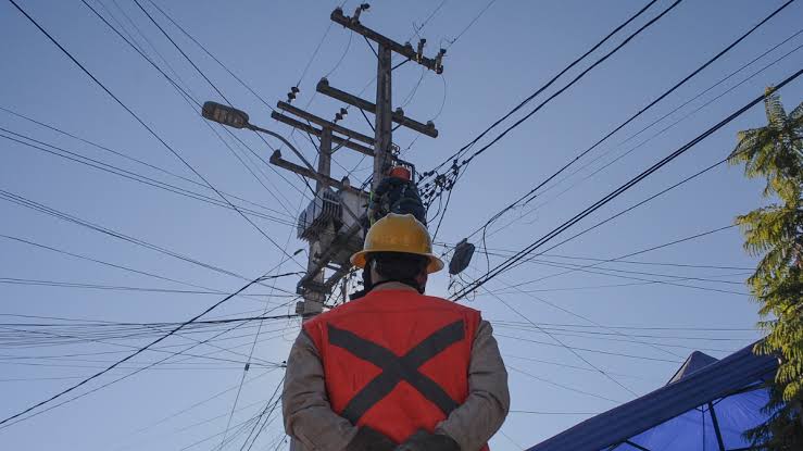 Corte eléctrico y falla prolongada obligan a suspender clases en Boquete