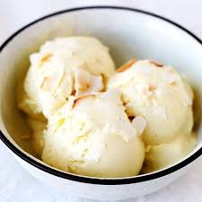 Cremiges Kokos Eis Ohne Eismaschine Taste Of Travel Rezept Kokos Eis Eis Ohne Eismaschine Lebensmittel Essen