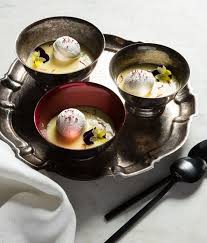 Sous Vide Ile Flottante With Saffron Creme Anglaise Flottante Floating Island Is A Truly Elegant Finish For A Specia Creme Anglaise Food Magazine Sous Vide