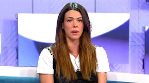 Laura Matamoros salta de Antena 3 a Telecinco para responder a Alejandra Rubio y Carlo Costanzia en 'De Viernes'