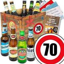 Geschenk Ideen Zum 70 Fur Manner Bier Geschenk Box Mit Bieren Der Welt Bier Buch Gratis Geschenk Karten Bier Be Geschenkidee Bier Bier Geschenkideen