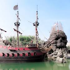 Skull Rock At Adventureland Disneyland Paris In 2020 Disneyland Paris Disney Trips Disneyland