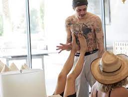 Kim Kardashian Posts Pics With Semi-Nude Pete Davidson: Told You We Weren't  Broken Up! - The Hollywood Gossip