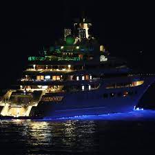 The $500 million superyacht purchased by the amazon founder and ceo, jeff bezos two years ago has. Jeff Bezos Wird Fur Super Yacht Kritisiert Die Ihm Nicht Gehort