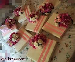 Continue with hantaran, kite orang decide nak buat 5 dulang berbalas 7 dulang as nia anak sulung, so memang tak ada dulang & kaki dulang itu, lagi pun, tak rugi kalau beli baru choices & sangat murah. Diy Dulang Hantaran Barang Kahwin Simple Ciktom