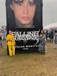 Kicker Livin Loud hat doing a port dance!!💪 *Kicker Livin Loud Ftw* 🫡