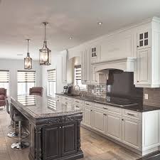 Cuisines Beauregard Cuisine Realisation 334 Cuisine Classique En Bois Off White Kitchen Cabinets Off White Kitchens White Modern Kitchen