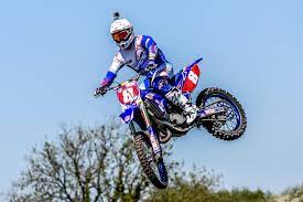 6 ~ 8 yrs old & under $500 kids aged 6 years can start off with a 50cc hitting the stores at prices less than $500. Best Motocross Bikes For Beginners And Kids Red Bull
