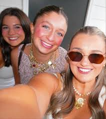 girls trip to see @timmytychilders ❤️