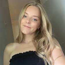 Blanche Hampton's Instagram, Twitter & Facebook