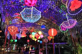 The cornerstones of chinese new year decorating are the beautiful calligraphy banners collectively known as fai chun that are written in black or gold ink on bright red paper. In Pictures Chinese New Year Decorations From Around The World Photos News Top Stories The Straits Times