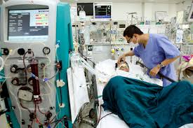 Hiện tại bệnh nhân hiện đang được điều trị thở máy và kỹ thuật tim phổi nhân tạo ecmo. Pkaqocnrp Dj0m