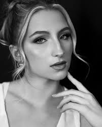 🖤 @mad.ddie_ @jmv_makeup_studio @brandycameronhairstylist  #blackandwhiteportraitphotography #makeupinspo #studio #boston #headshots  #artistsofig