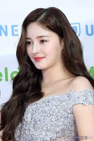 Thiên thần lai xinh nhất Hàn Quốc" 16 tuổi đã đẹp như mơ