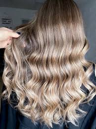 He or she doesn't saturate the entire section with hairdye. Balayage Vs Ombre The Different Methods Finally Explained
