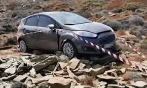 Τη γυναίκα, σύμφωνα με πληροφορίες του «cycladesvoice.gr, είχαν δει νωρίτερα να οδηγεί ι.χ. Twizv1tpkcxexm