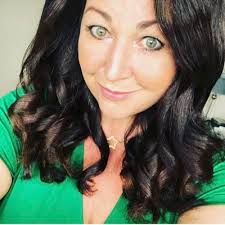 Lisa Singleton (@lisazebra)