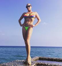 Фигура последних теряет женские очертания и напоминает мужской тип телосложения. Anastasiya Volochkova Vnov Podelilas Fotografiej V Otkrovennyh Stringah I Rasskazala Chto Podderzhivaet Strojnuyu Figuru S Pomoshyu Yarkogo Seksa