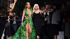 Jennifer lynn lópez, или джей ло англ. Jennifer Lopez S 17 Best Versace Looks Vogue