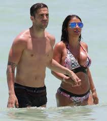 Información, novedades y última hora sobre cesc fàbregas. Cesc Fabregas New Fiancee Is 12 Years Older A Mother Of Five And Has Been Dubbed Queen Of The Wags Meet Daniella Semaan