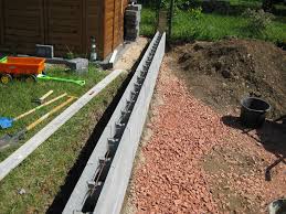Eine Stutzmauer Aus Beton Schalungssteinen Zum Hohenausgleich Wir Bauen Dann Mal Ein Haus