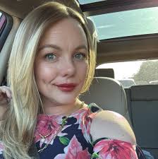 All you have to do is show your badge and tell them how many you want. 🏥💕