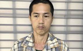 Hi hữu: Trộm nhầm xe hết xăng của người vợ lại xin tiền người chồng để đổ  xăng