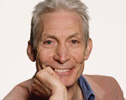 È mancato pacificamente in un ospedale di londra, circondato dalla sua famiglia, ha fatto. Charlie Watts La Biografia Del Batterista Dei Rolling Stones Rolling Stones Biografia Celebrita