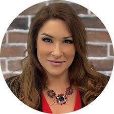 Jamie Cavanaugh's Instagram, Twitter & Facebook