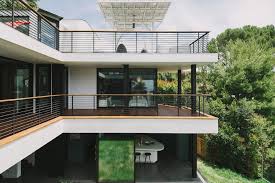 See more ideas about modern stair railing, stair railing, staircase design. Modern Glass Railing Design Exterior