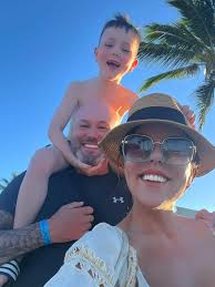 Hi all! I just wanted to introduce myself and share a photo that I took. We  are staying in punta Cana in Airbnb, we have paid for a day in hard rock