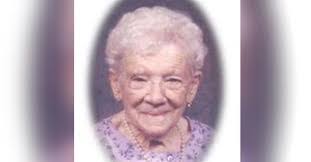 Leslie Bowlin's Instagram, Twitter & Facebook