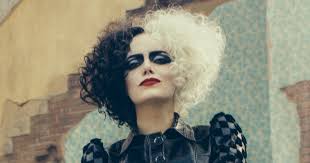 Emma thompson stars as the diabolical cruella de vil and emma stone stars as the nefarious baroness who refuses to be dethroned. Emma Stone Is A She E O Joker In Disney S New Cruella