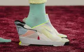 Puma tenisice cruise rider silk road 375072 05 šarena. Video Stizu Nove Nike Tenisice S Potpuno Drugacijim Nacinom Obuvanja I Skidanja Objavljena I Cijena Poslovni Dnevnik