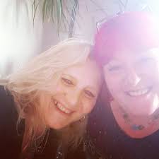 Does anyone else have thyroid issues as well? Lots of the symptoms of both  mimic each other. I have 4 nodules