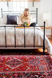 Traditional Persian In 2020 Red Rug Bedroom Persian Rug Living Room Persian Rug Bedroom