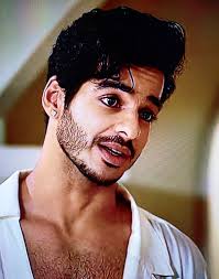 BOLLYWOOD ACTRESS:Prerna Bhat Height:5.7 Age:28 Location: Mumbai Work  Experience: done Show "pyaar ka Dard hai meetha"on star plus with Rajshrii  Production as Choti bahu (one year track), done 3 months ka cameo "