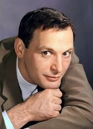 В 1953 году он поступил на факультет с 1985 года василий лановой работает на кафедре сценической речи в театральном институте. Vasilij Lanovoj Kinozvezdy Akter Pevcy