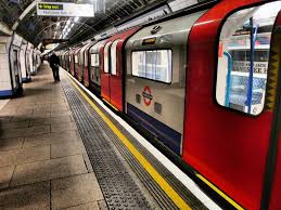 Pin By Samantha Hubbard On Running On Rails London Underground Victoria Station Underground
