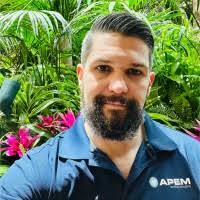 Tim Loe's Instagram, Twitter & Facebook