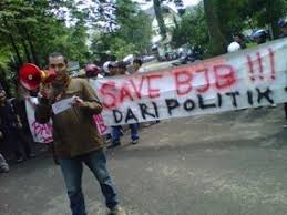 0 ratings0% found this document useful (0 votes). Rups Bjb Di Hotel Hyatt Diwarnai Demonstrasi