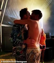 Kurt roberts is a banker who is also known as the boyfriend of hugh sheridan for the last four months. Freedomroo Hugh Sheridan And Boyfriend Kurt Roberts Engaged After Four Months Australiannewsreview