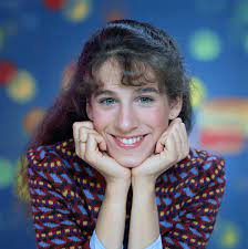 Sarah jessica parker was born march 25, 1965, in nelsonville, ohio, to barbra forste (née keck), a teacher who ran a nursery school, and stephen parker, a journalist. Retronaut A Twitter C 1982 Young Sarah Jessica Parker This Is A Considerably Younger And Less Well Paid Carrie Bradshaw Aka Sarah Jessica Parker See The Whole Capsule On Considerable Https T Co 9m00e1epni
